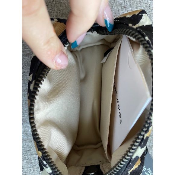 Marc Jacob’s print makeup bag - Picture 2 of 4